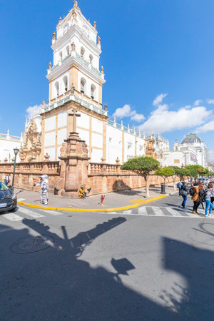 Sucre Bolivia October 9 Walking in May 25th square the main square of the city where the walking city tours of the city start every day.  Shoot on Octuber 9, 2019のeditorial素材