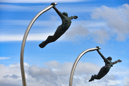 Feb 19, 2018 - Amor al Viento (Love of the Wind), a sculpture on the waterfront in Puerto Natales, Chile / Patagoniaの写真素材