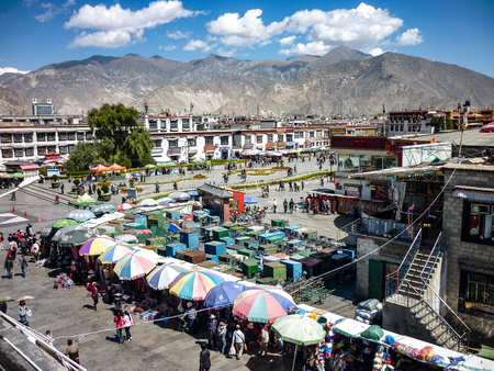 Lhasa, Tibet, China - Oct, 2010: Barkhor square from the rooftop of the Jokhang templeのeditorial素材