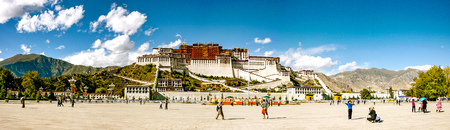 Lhasa, Tibet, China - Oct 2010: Views of the Potala Palace, former residence of the Dalai Lamaのeditorial素材