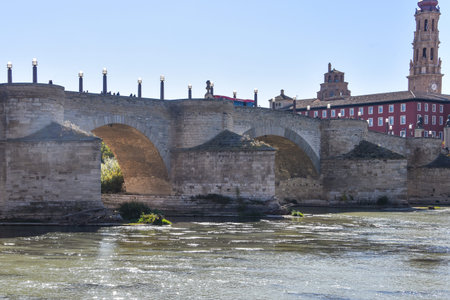 Zaragoza, Spain - 23 Oct, 2021:Puente de Piedra bridge across the river Ebro in the Spanish city Zaragozaのeditorial素材