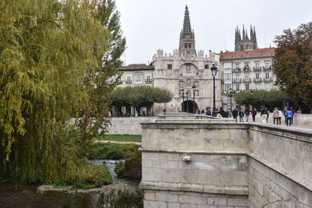 Burgos, Spain - 16 Oct 2021: Views of Burgos and the River Arlanzon from Puente Santa Mariaのeditorial素材