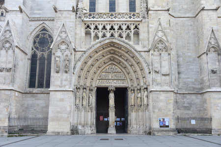 Bordeaux, France - 7 Nov, 2021: View of Saint-Andre Cathedral from Place Pey-Berland in Bordeauxのeditorial素材