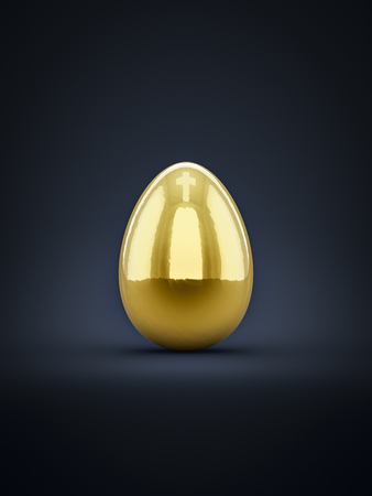 3d illustration of a golden easter egg with cross reflection on topの写真素材