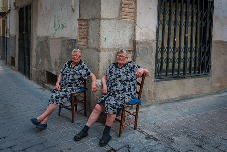 Portrait of two elderly twin women in Murcia one day in June 2012. Spainのeditorial素材