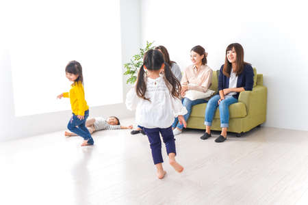 Mothers' friends and their childrenの写真素材