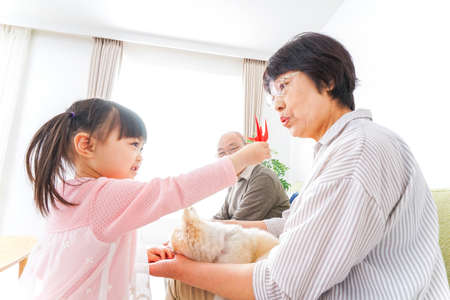 Children returning home imageの写真素材