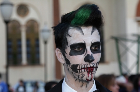 ASSIS, SAO PAULO BRAZIL - SEPTEMBER 29  An unidentified man dressed as a zombie, during the annual zombie walk on September 29, 2012 in Assis, Sao Paulo, Brazil のeditorial素材