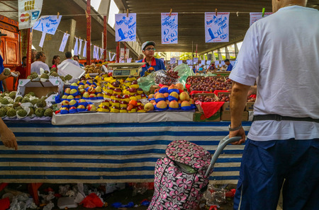 Sao Paulo, Brazil - March 20 2016: An unidentified man at commerce, selling vegetables, fruits and food at famous place called Ceagesp, Sao Paulo Cityのeditorial素材