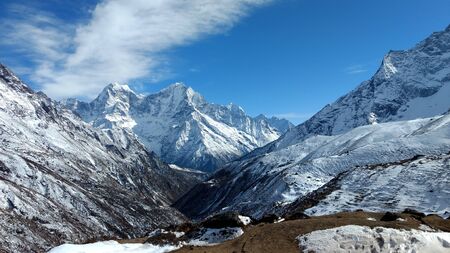 Nepal EBC Hiking Canyon