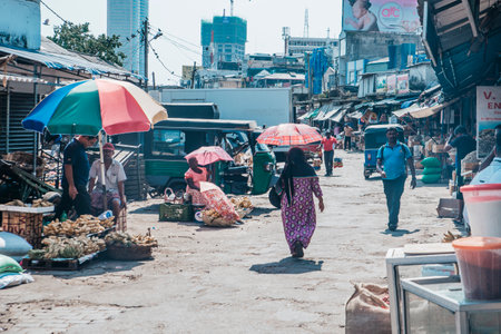 COLOMBO, SRI LANKA - APRIL 03, 2019: Street near the Pettah Market or Manning Market. Pettah Market located in the suburb of Pettah in Colombo, Sri Lankaのeditorial素材
