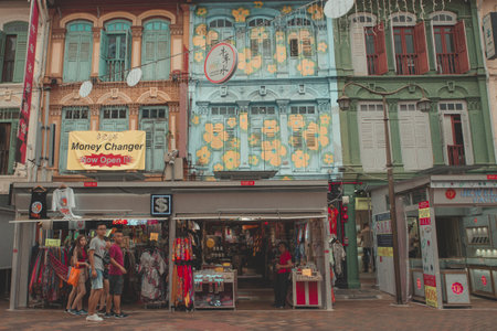 Singapore - May 03, 2019 - Chinatown in Singapore, the famous place for tourists to visit many shops and street food. Inexpensive food stalls are numerous in the city so Singaporeans dine outのeditorial素材