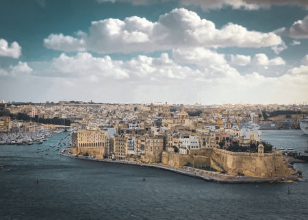 Malta: 03-09-2021: View to Grand Harbor from Upper Barrakka Gardens in the morning day, Valetta, Malta.のeditorial素材