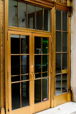 Streetscape front doors in downtown Philadelphiaのeditorial素材