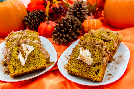 fresh pumpkin streusel bread