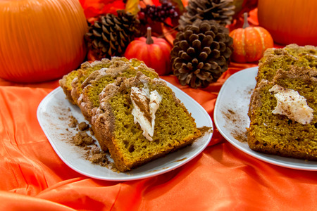 fresh pumpkin streusel bread
