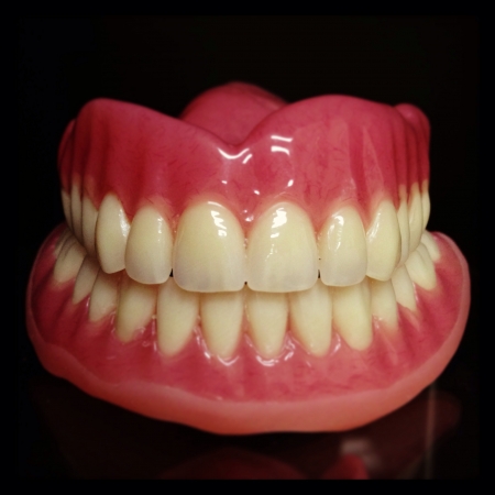 Full denturesの素材