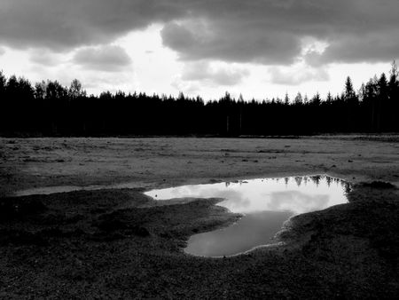 Sky in water mirror