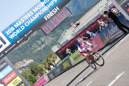 Vallnord, La Massana, Andorra. 17 July 2018. XCO MOUNTAIN BIKE MASTER WORLD CUP 2018, UCI, Mountain Bike World Cup MAsters 2018, Vallnord Andorra. 17/07/2018 Credit: Martin Silva Cosentino / Alamy Live Newsのeditorial素材