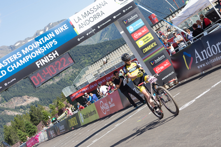 Vallnord, La Massana, Andorra. 17 July 2018. XCO MOUNTAIN BIKE MASTER WORLD CUP 2018, UCI, Mountain Bike World Cup MAsters 2018, Vallnord Andorra. 17/07/2018 Credit: Martin Silva Cosentino / Alamy Live Newsのeditorial素材