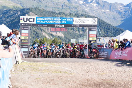 Vallnord, La Massana, Andorra. 17 July 2018. XCO MOUNTAIN BIKE MASTER WORLD CUP 2018, UCI, Mountain Bike World Cup MAsters 2018, Vallnord Andorra. 17/07/2018 Credit: Martin Silva Cosentino / Alamy Live Newsのeditorial素材