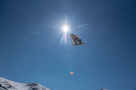 El Tarter, Andorra. 29 March 2019: Snowboarder participating in the Total Fight 2019 Grandvalira Andorra.のeditorial素材