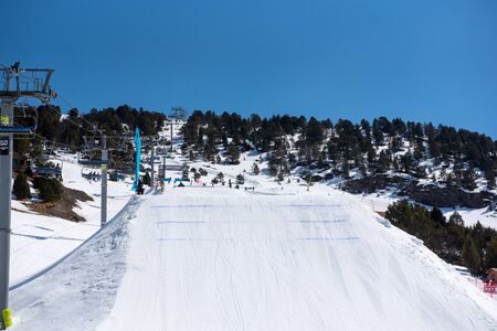 El Tarter, Andorra. 29 March 2019: Snowboarder participating in the Total Fight 2019 Grandvalira Andorra.のeditorial素材