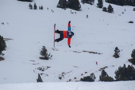 El Tarter, Andorra. 29 March 2019: Snowboarder participating in the Total Fight 2019 Grandvalira Andorra.のeditorial素材