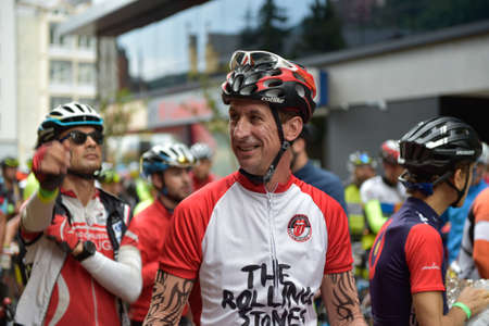 Sant Julia de Loria, Andorra : Agust 6 2017 : Cyclists on the start in La Purito 2017 in Andorra. Amateur race in Andorra.のeditorial素材
