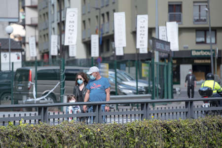 Andorra La Vella : 2020 April 18 : Andorra city center La vella, the capital of Andorra, all closed due to confinement by the COVID-19 virus, in the afternoon people walk for the street.のeditorial素材