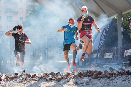 Encamp, Andorra: 2020 Sept 05: Competitors participate in the 2020 Spartan Race obstacle racing challenge in Andorra, on September 05, 2020.のeditorial素材