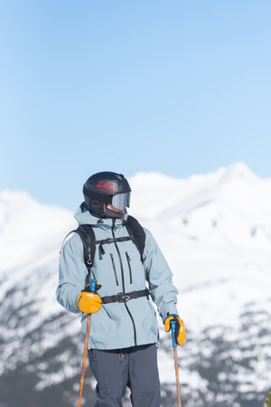 Grandvalira, Andorra: 2021 December 14: Young skier doing a turn in the Mountains of Andorra in Grandvalira, Andorra.のeditorial素材