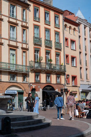 Toulouse, France : 2022 May 2 : Cityscape in Sunny day in Toulouse, France in summer 2022.のeditorial素材