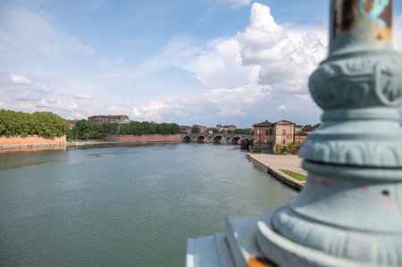 Toulouse, France : 2022 May 2 : Pont Nouf, Cityscape in Sunny day in Toulouse, France in summer 2022.のeditorial素材
