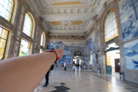 Port, Portugal. 2022 May 05 . People in the Old Sao Bento Train Station Hall in the city of Porto in the summer of 2022.のeditorial素材