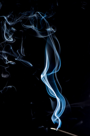 white smoke on black background. artistic abstractの写真素材