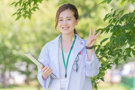 看護記録の写真 イラスト素材一覧 762件 ストックフォトのamanaimages Plus