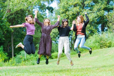 Women jumpingの写真素材