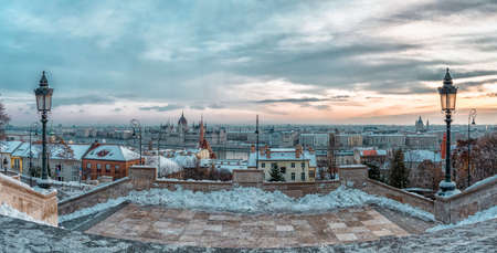 Panoramic view of Budapest city and Chain Bridge on a frosty snowy winter morningの写真素材