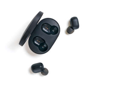 wireless earbuds Can be used for bilateral calls and digital sound quality is assured with its DSP...