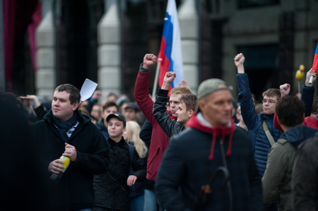 2017 - OCTOBER 7, Russia Moscow: protesters scanding anti-corruption slogansのeditorial素材