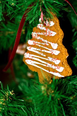gingerbread cakes in the christmas tree