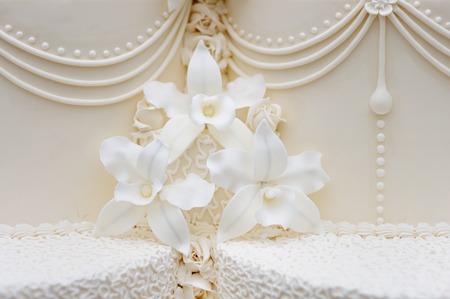 Detail of delicious white wedding cakeの写真素材