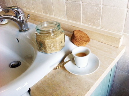 Drink in the bathroomの素材