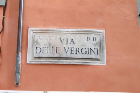 Via delle Vergini street plate, Rome, Italyのeditorial素材