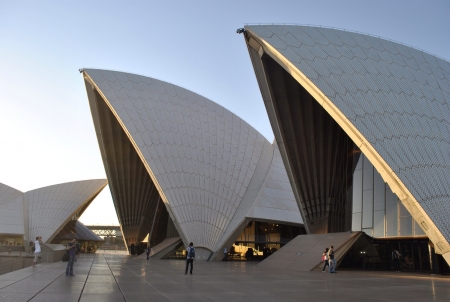 Sydney Opera House up closeの素材