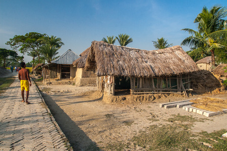 CALCUTTA, INDIA - CIRCA NOVEMBER 2013: life in the Indian village circa November 2013 in Calcutta.のeditorial素材