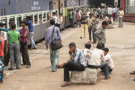 NEW DELHI, INDIA - CIRCA SEPTEMBER 2013: one of the platforms at the railway station in New Delhi circa September 2013 in New Delhi.のeditorial素材