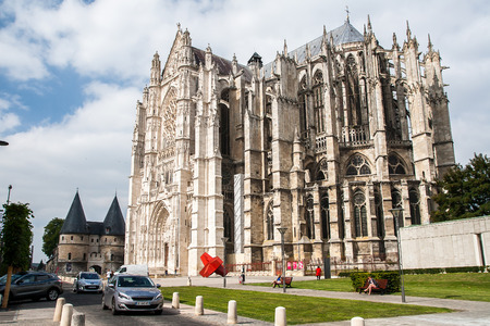 BEAUVAIS, FRANCE - CIRCA SEPTEMBER 2014: The Cathedral of Saint Peter of Beauvais circa September 2014 in Beauvais.のeditorial素材