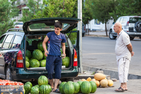 DUSHANBE, TAJIKISTAN - CIRCA JUNE 2017: Dushanbe residents on the streets of the city circa June 2017 in Dushanbe.のeditorial素材